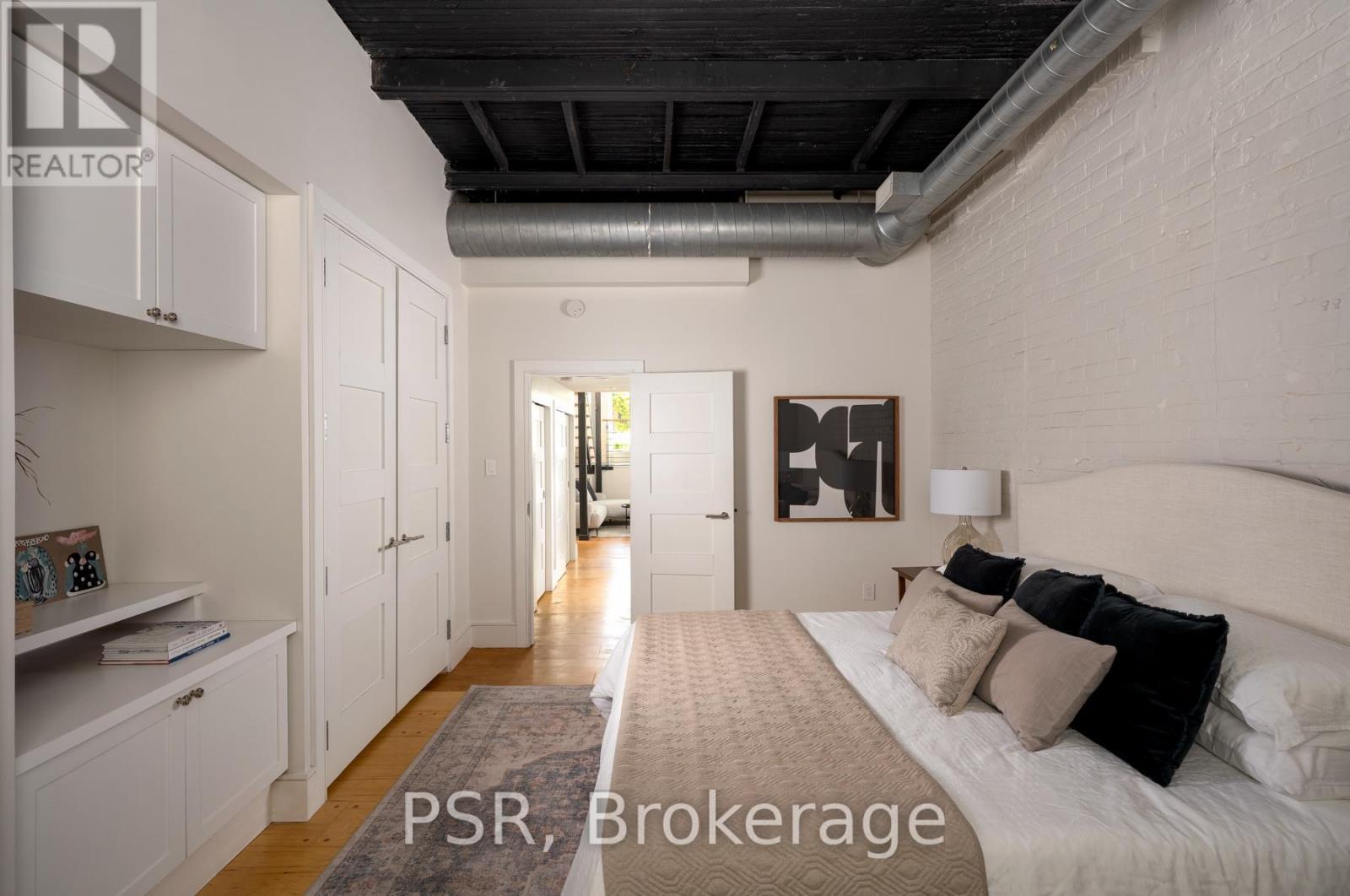 8 - 20 Brockton Avenue, Toronto, ON - Indoor Photo Showing Bedroom