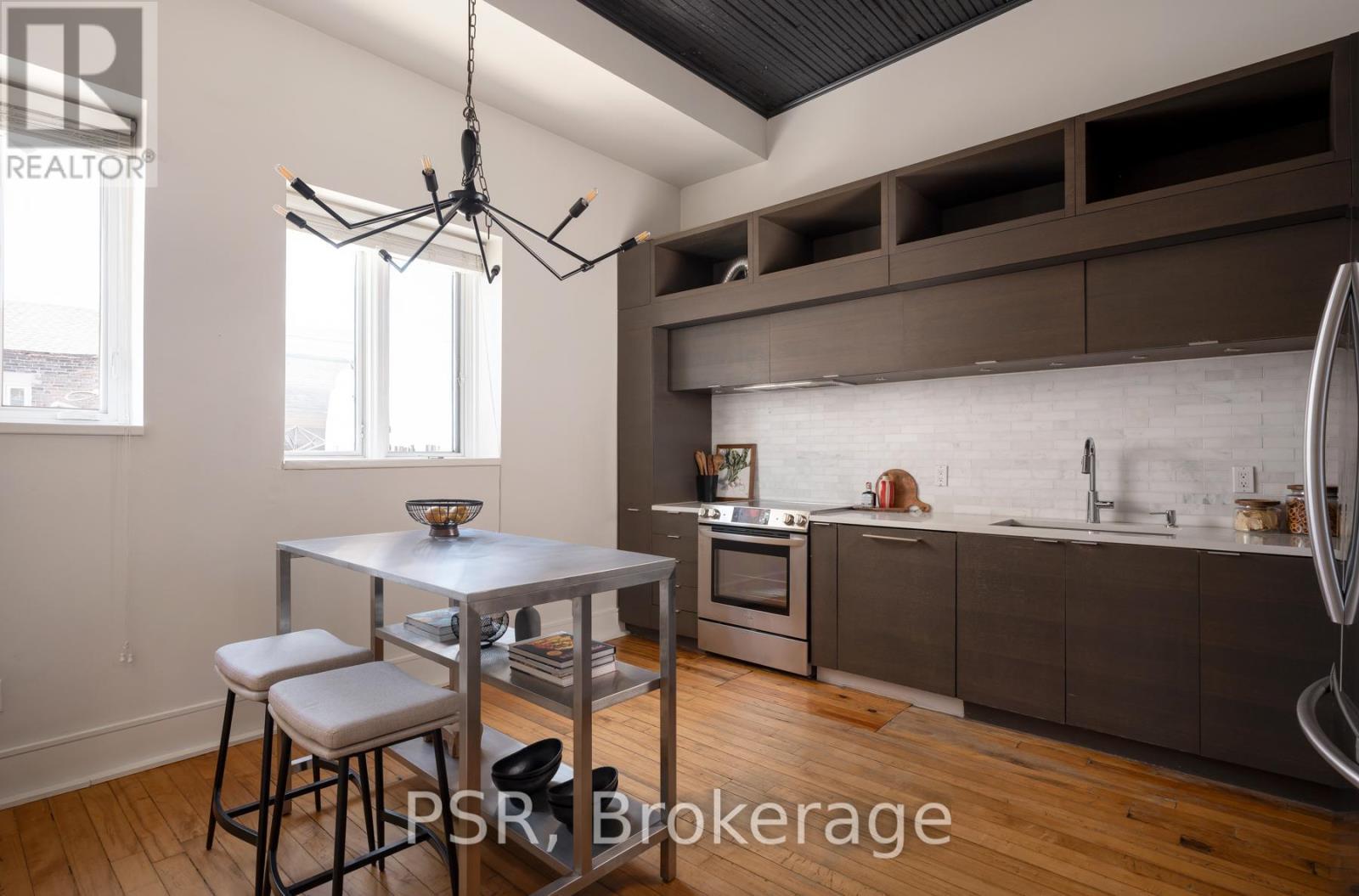 8 - 20 Brockton Avenue, Toronto, ON - Indoor