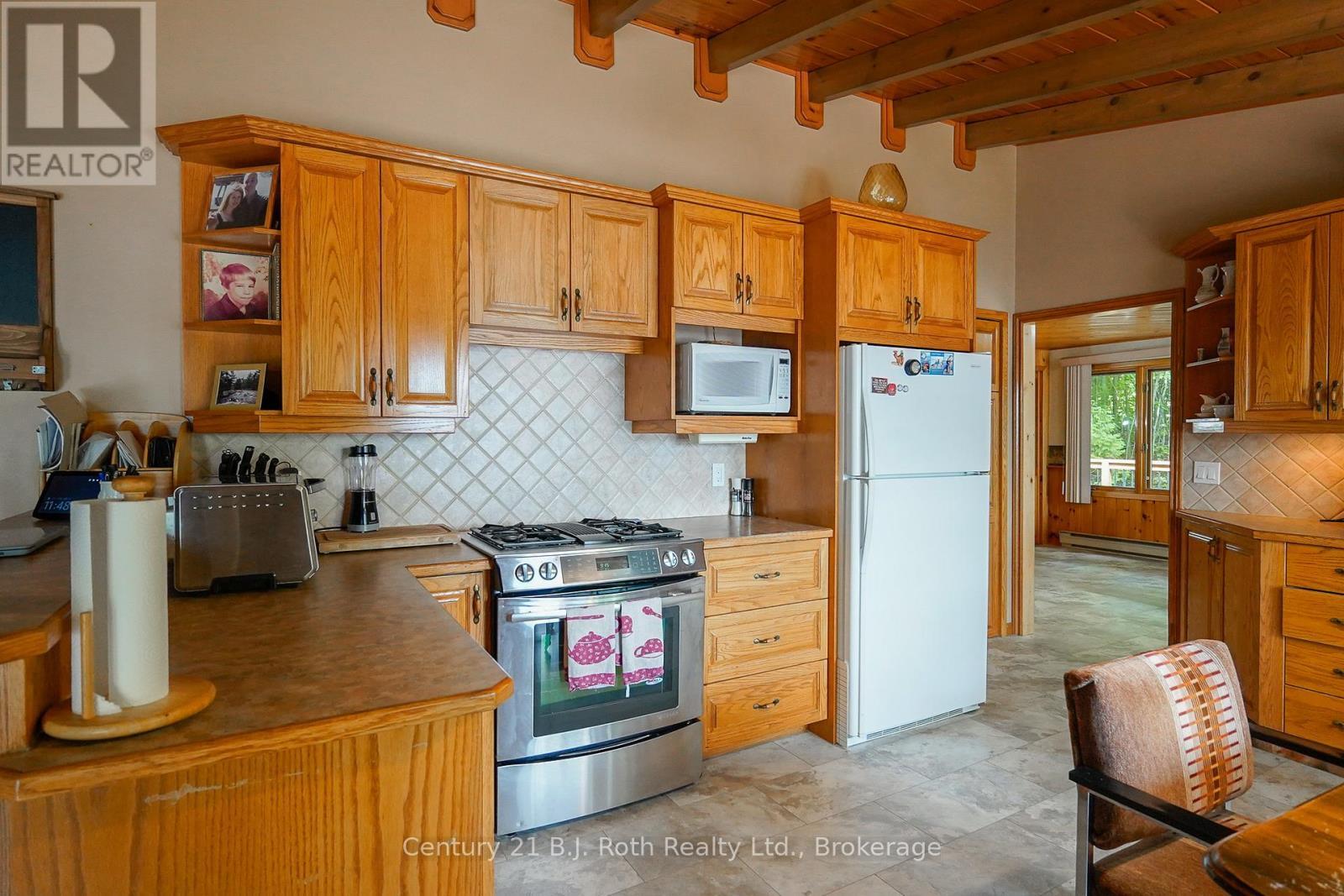 169 Odd'S Drive, Parry Sound Remote Area (Restoule), ON - Indoor Photo Showing Kitchen