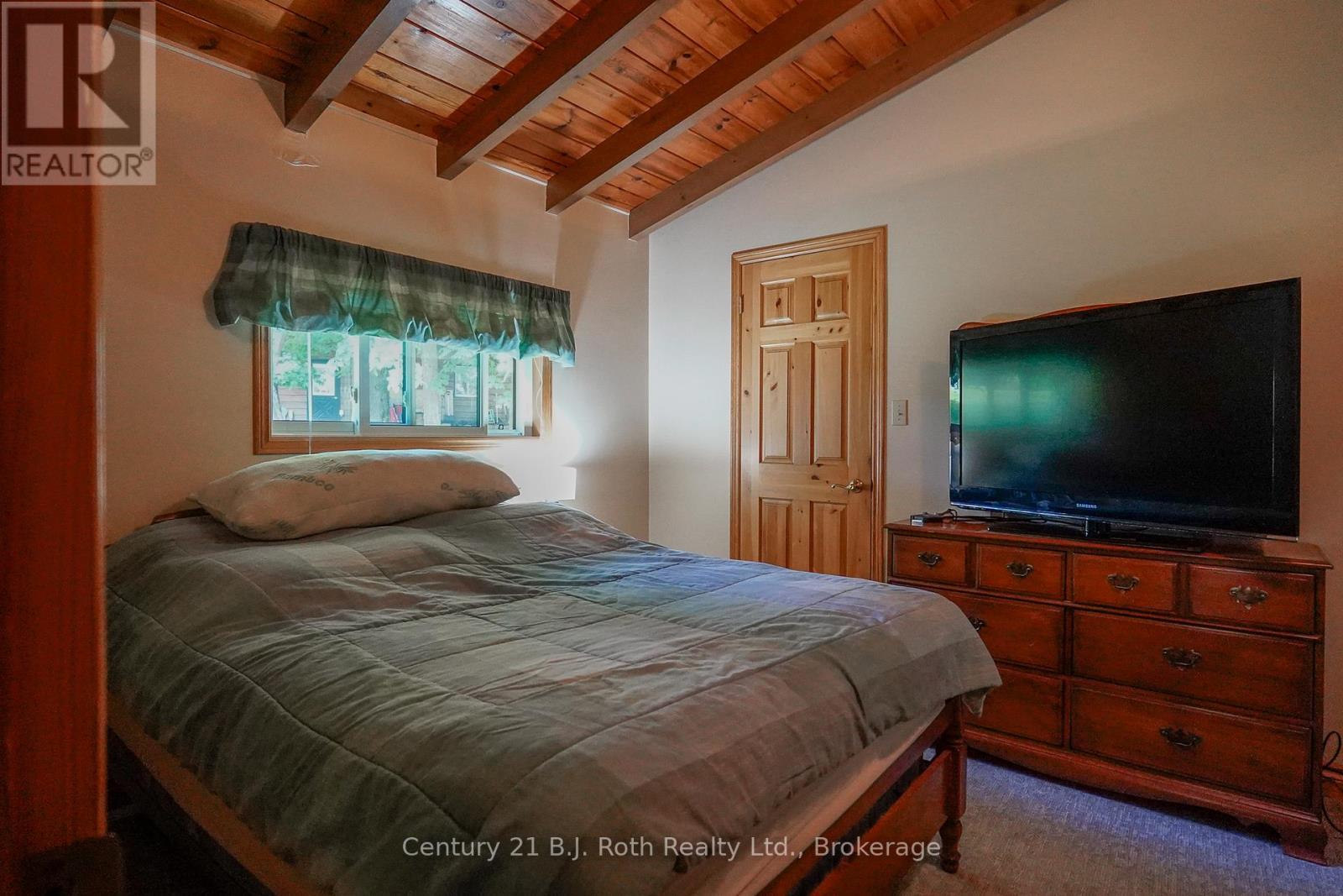 169 Odd'S Drive, Parry Sound Remote Area (Restoule), ON - Indoor Photo Showing Bedroom