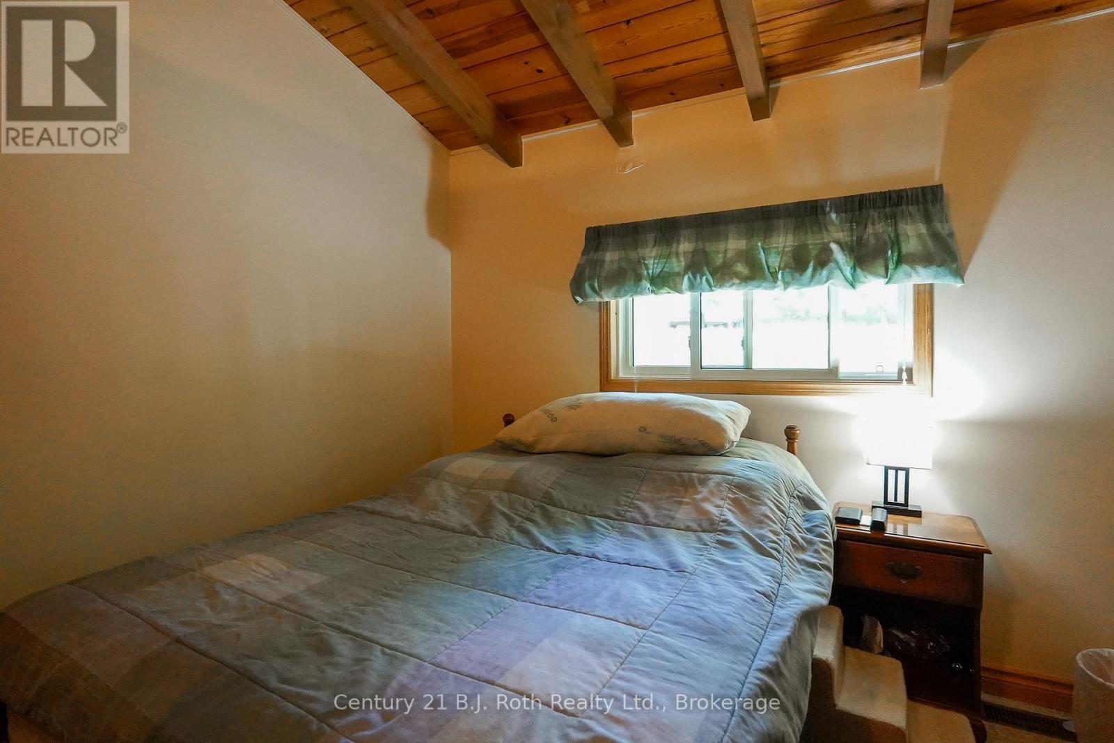 169 Odd'S Drive, Parry Sound Remote Area (Restoule), ON - Indoor Photo Showing Bedroom
