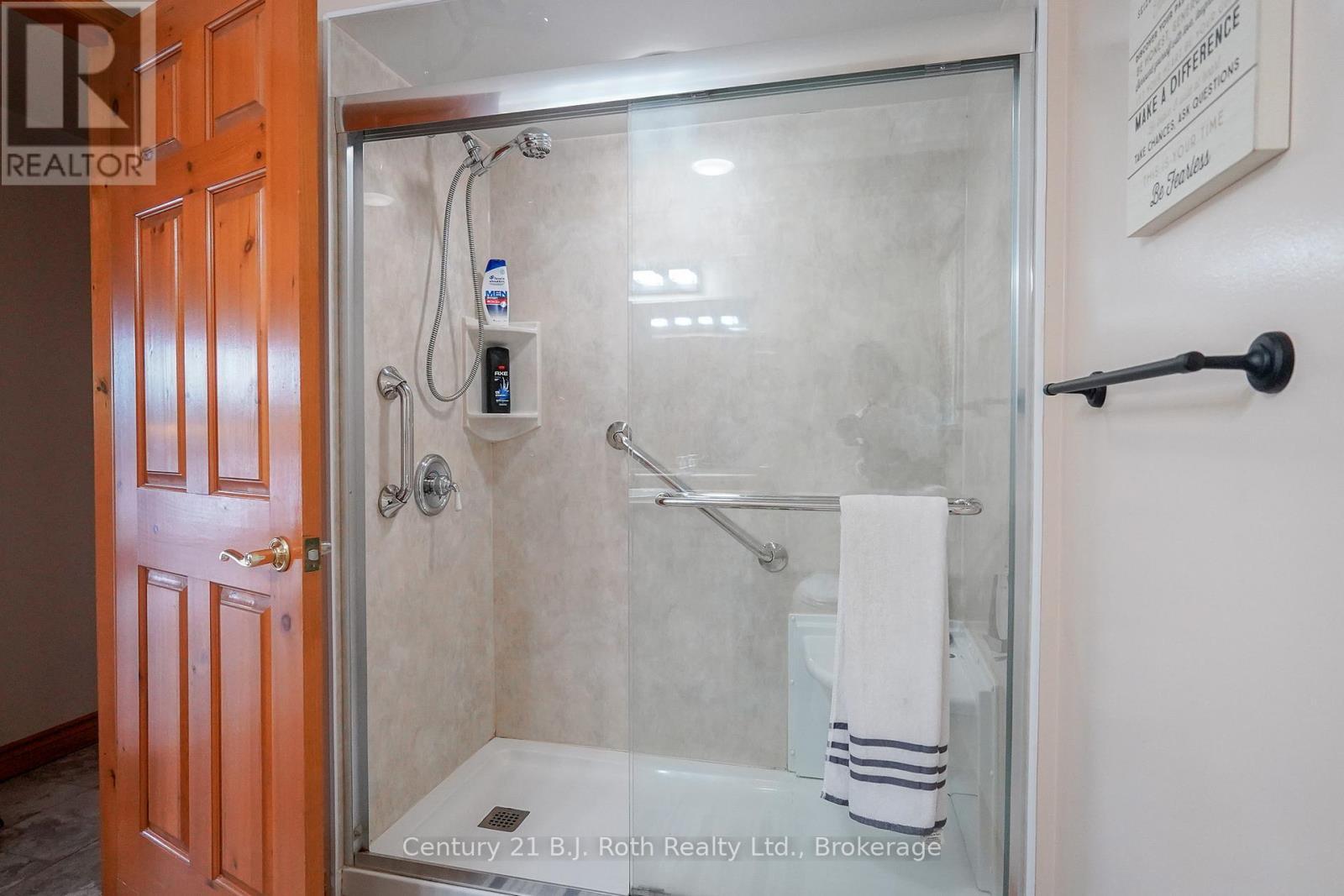 169 Odd'S Drive, Parry Sound Remote Area (Restoule), ON - Indoor Photo Showing Bathroom