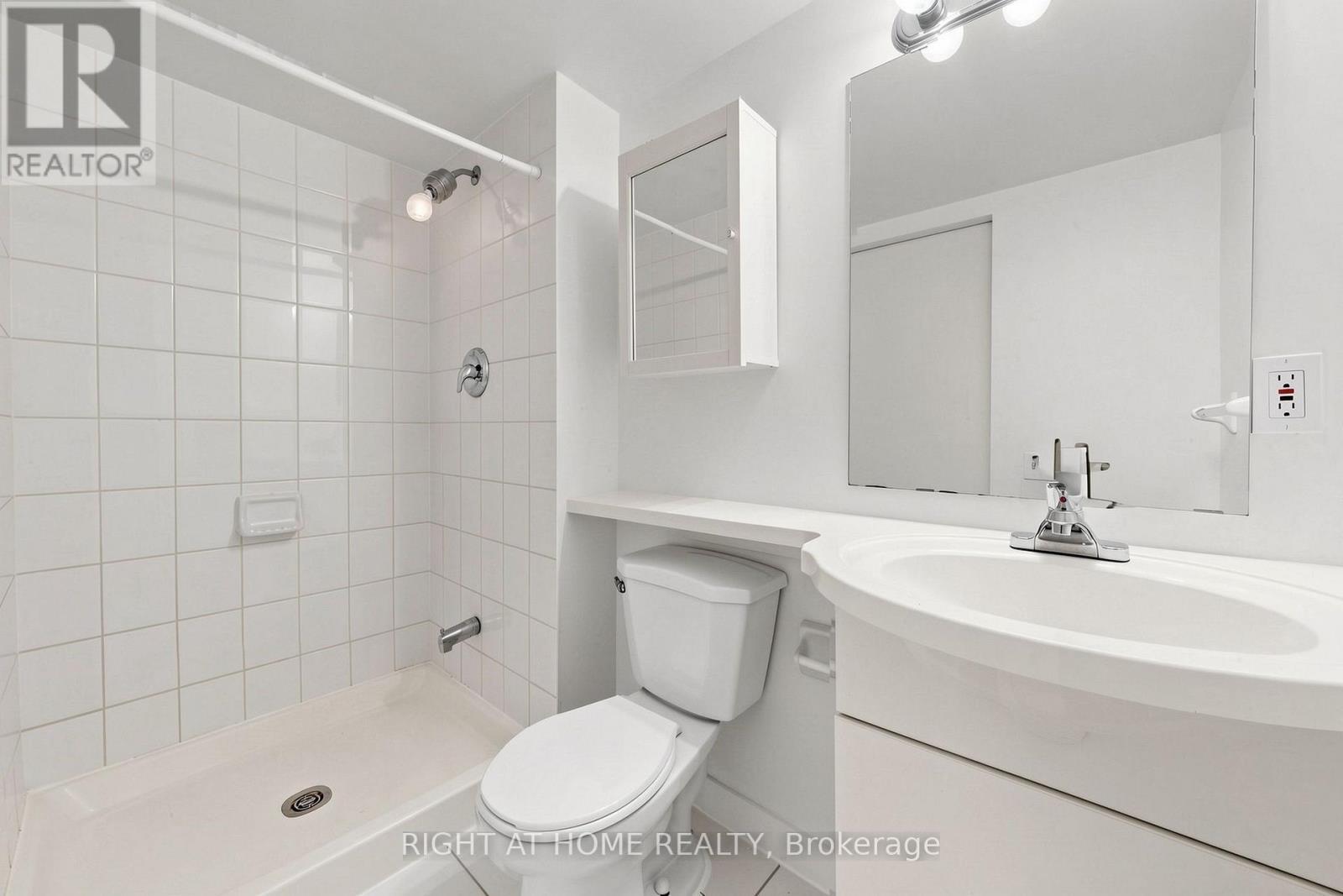 501 - 77 Lombard Street, Toronto, ON - Indoor Photo Showing Bathroom