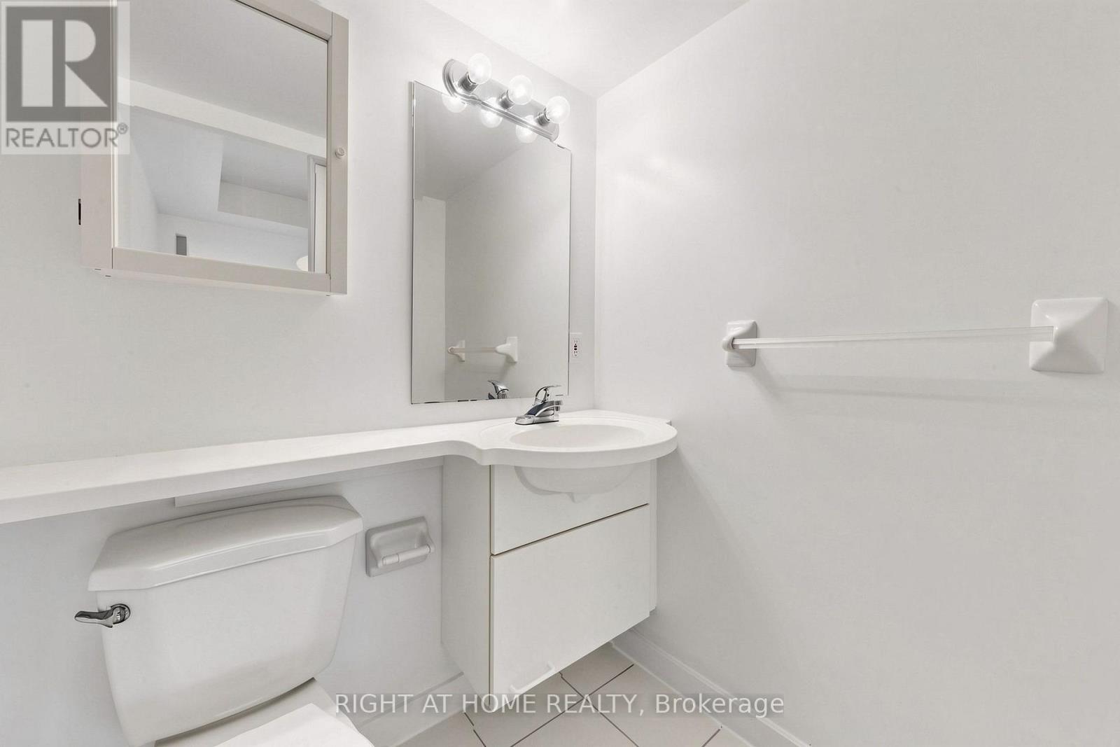 501 - 77 Lombard Street, Toronto, ON - Indoor Photo Showing Bathroom