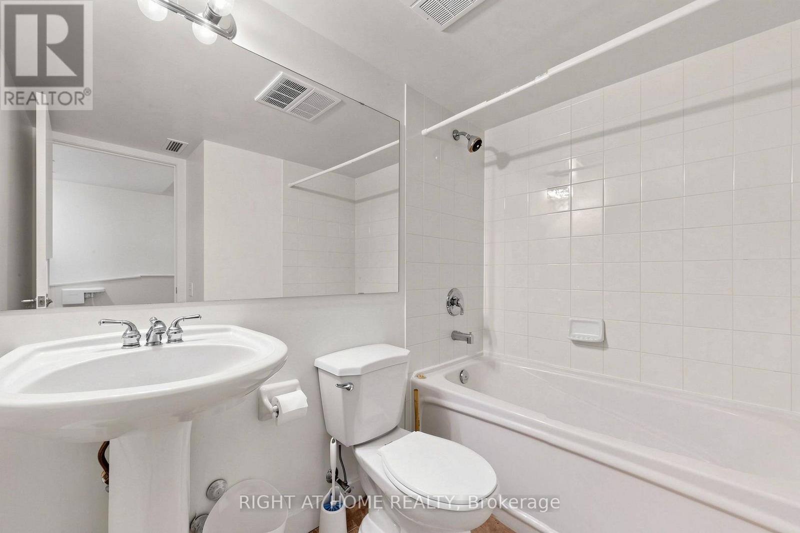 501 - 77 Lombard Street, Toronto, ON - Indoor Photo Showing Bathroom