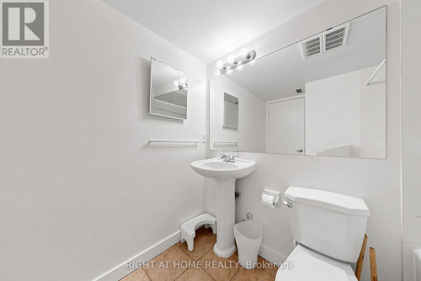 501 - 77 Lombard Street, Toronto, ON - Indoor Photo Showing Bathroom