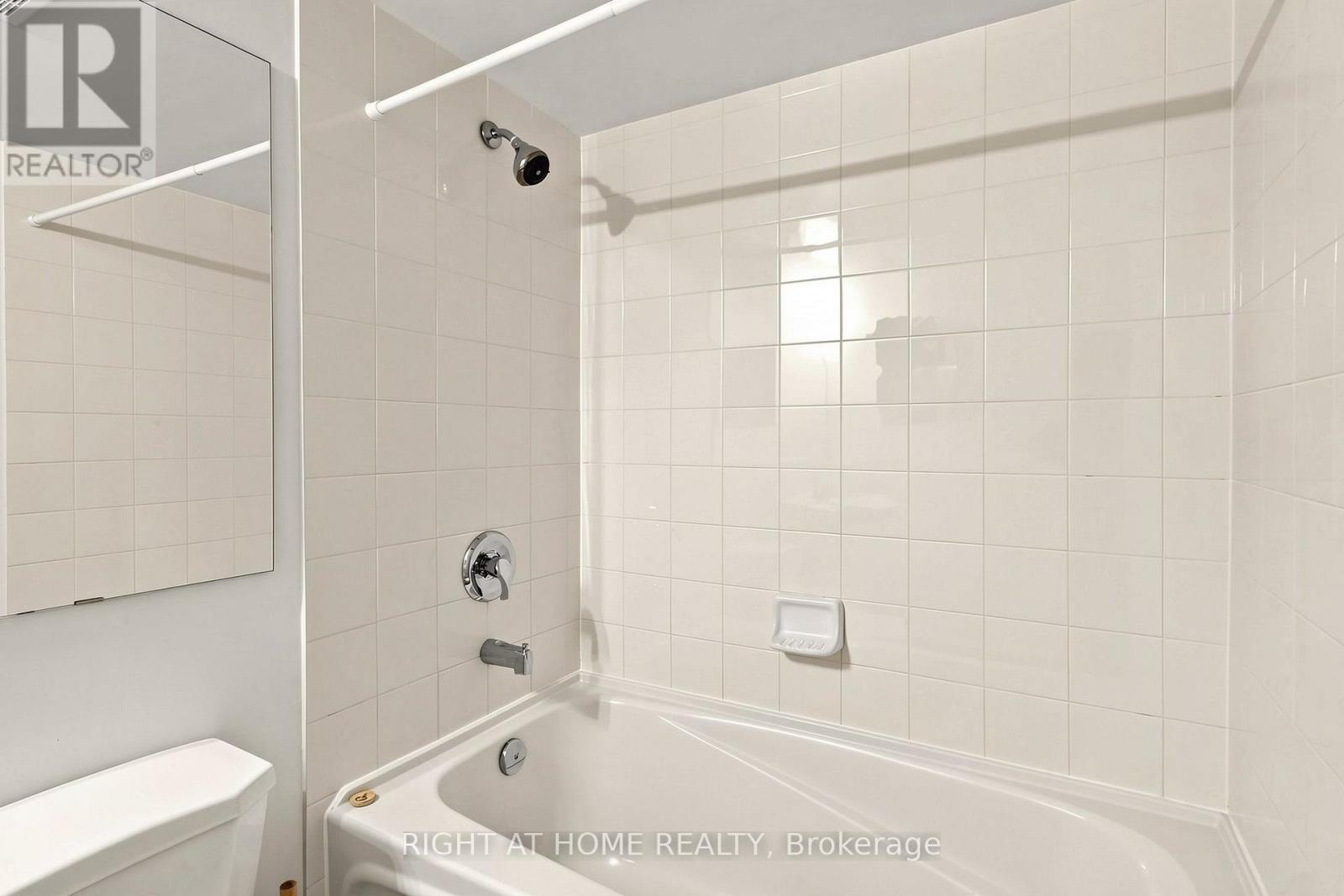 501 - 77 Lombard Street, Toronto, ON - Indoor Photo Showing Bathroom