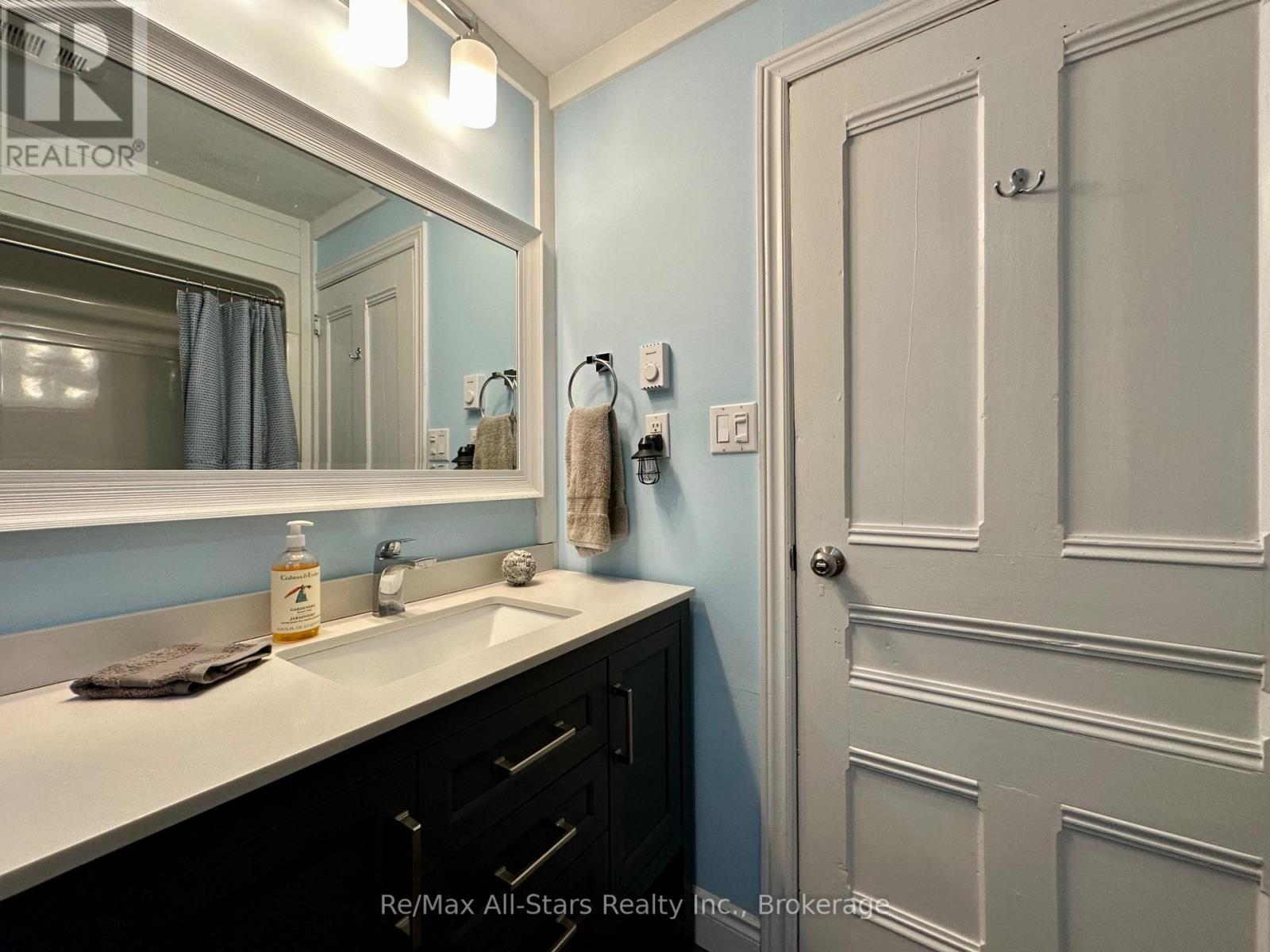 50 Reid Street, Kawartha Lakes (Bobcaygeon), ON - Indoor Photo Showing Bathroom