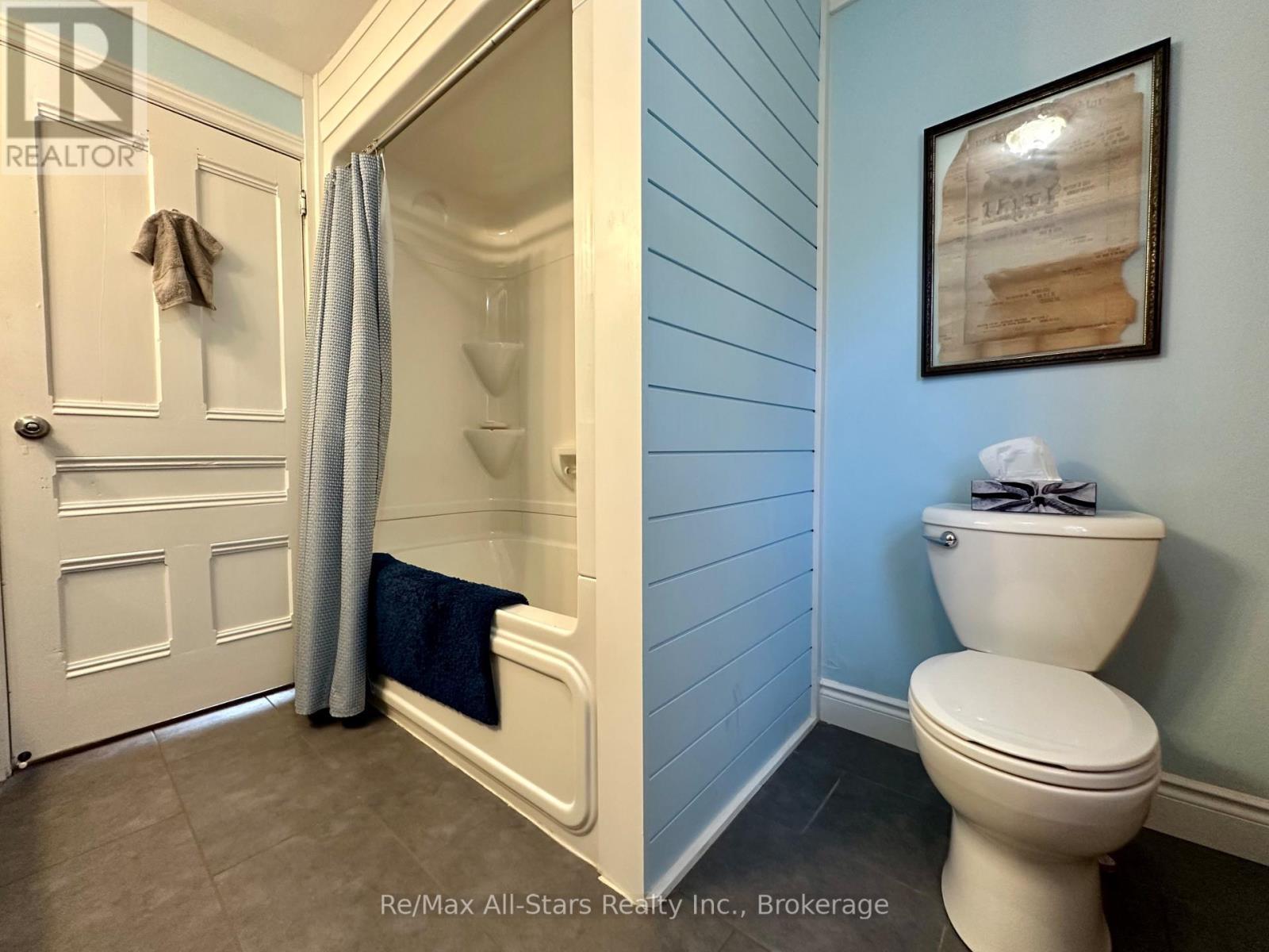 50 Reid Street, Kawartha Lakes (Bobcaygeon), ON - Indoor Photo Showing Bathroom