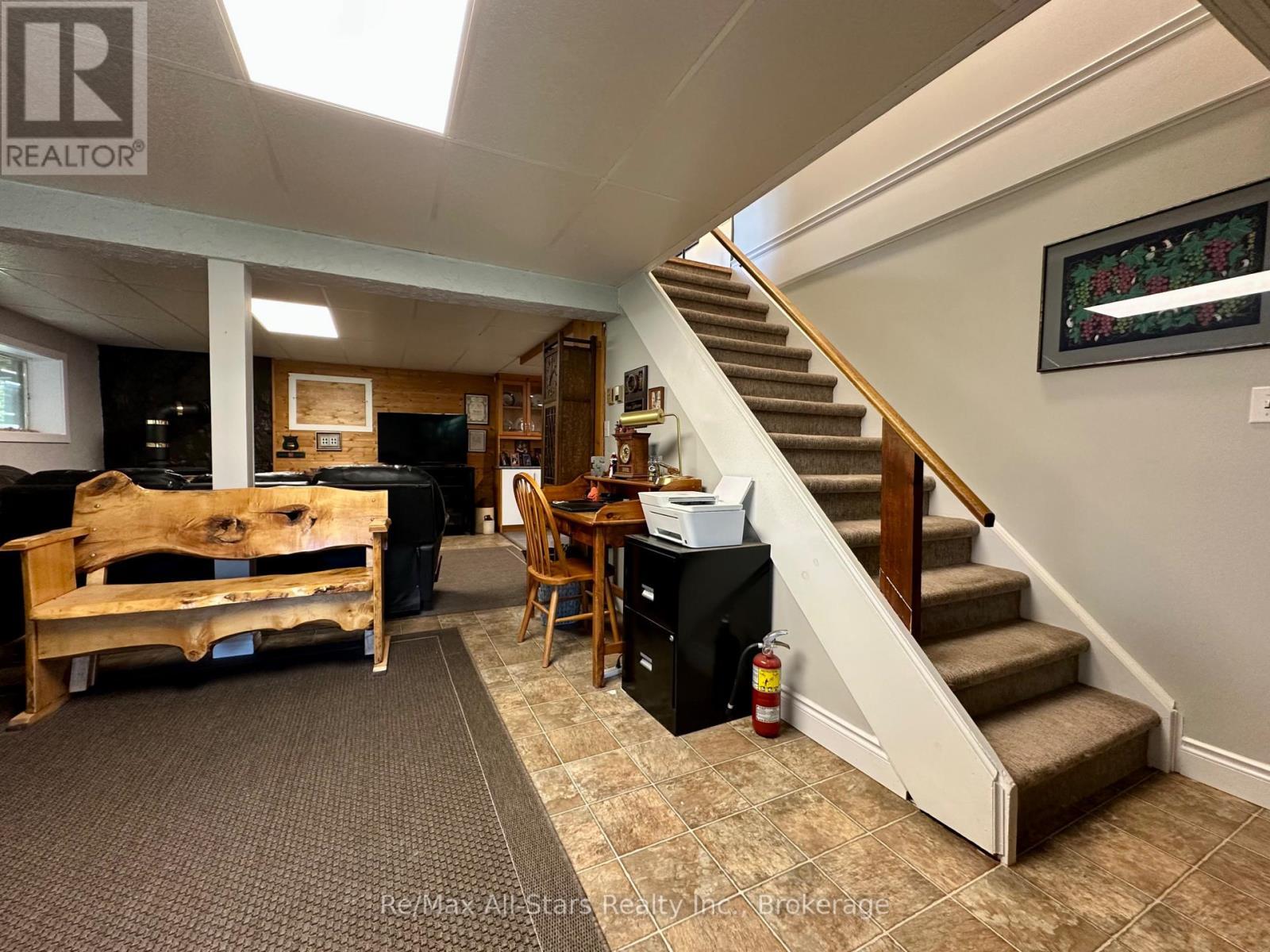 50 Reid Street, Kawartha Lakes (Bobcaygeon), ON - Indoor Photo Showing Other Room