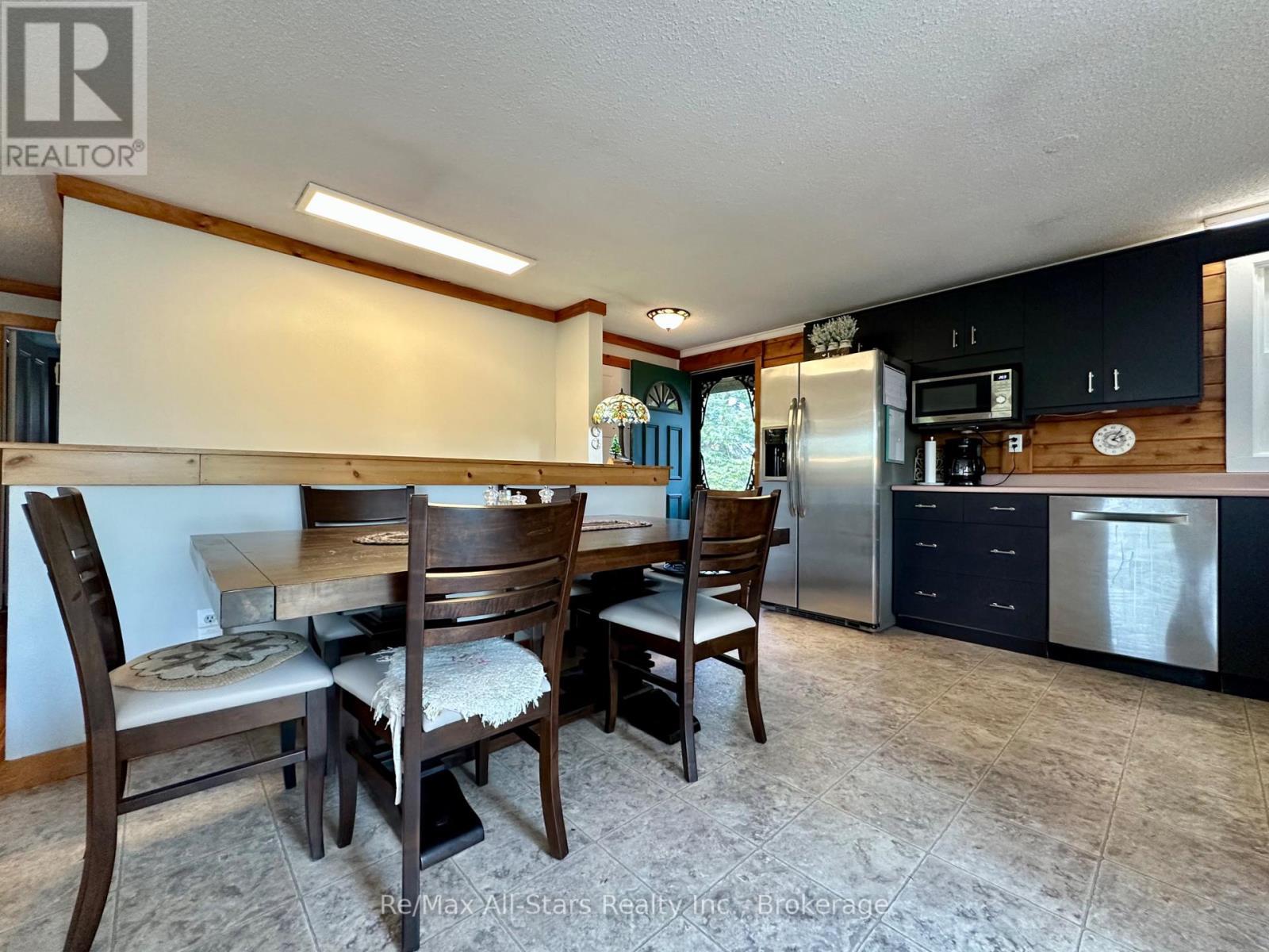 50 Reid Street, Kawartha Lakes (Bobcaygeon), ON - Indoor Photo Showing Dining Room