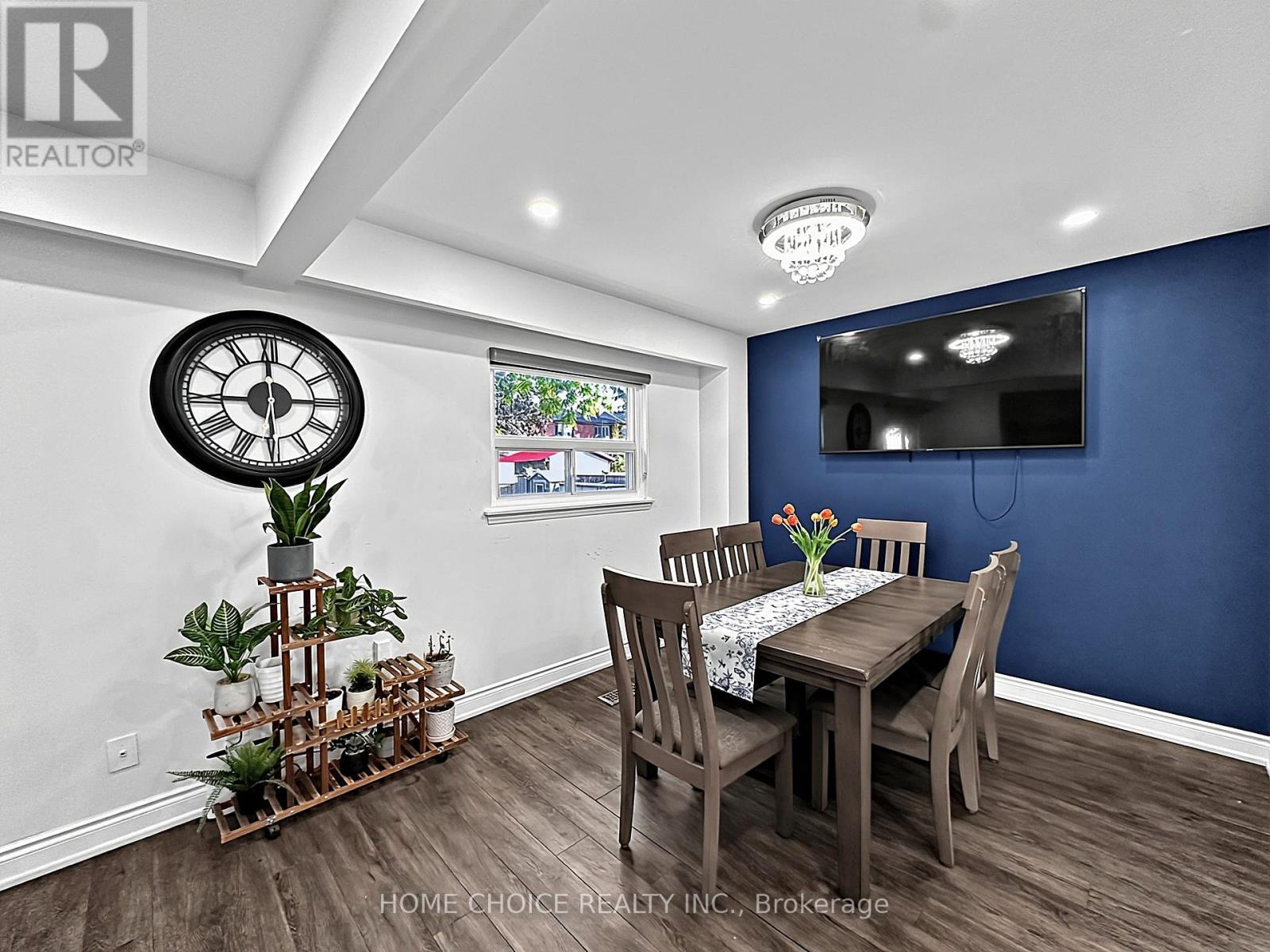 38 Robbinstone Drive, Toronto, ON - Indoor Photo Showing Dining Room
