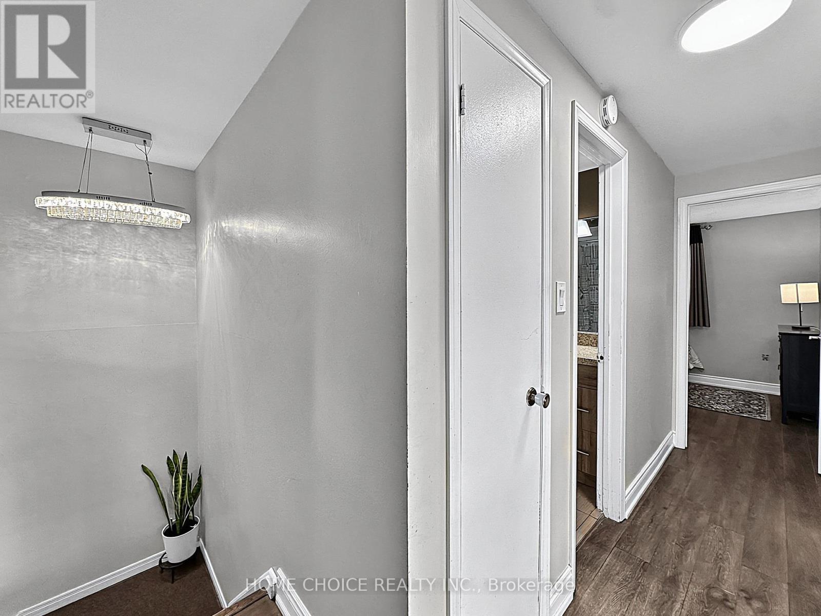 38 Robbinstone Drive, Toronto, ON - Indoor Photo Showing Other Room