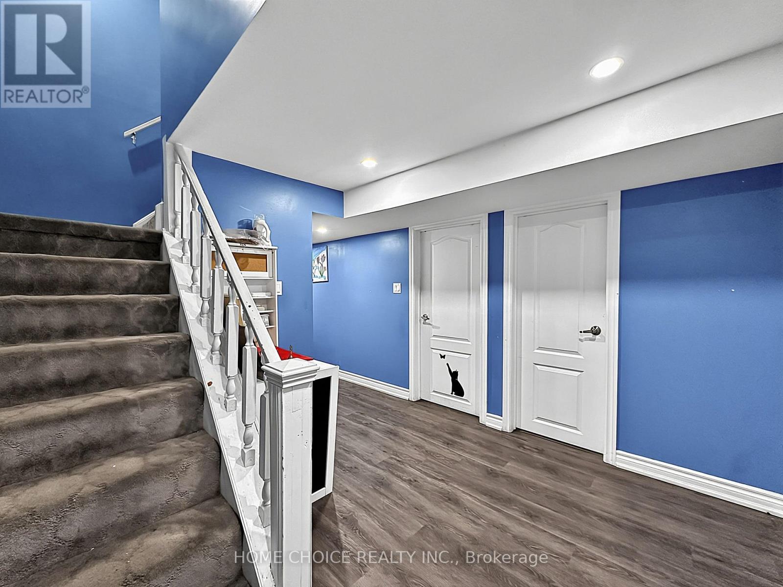 38 Robbinstone Drive, Toronto, ON - Indoor Photo Showing Other Room