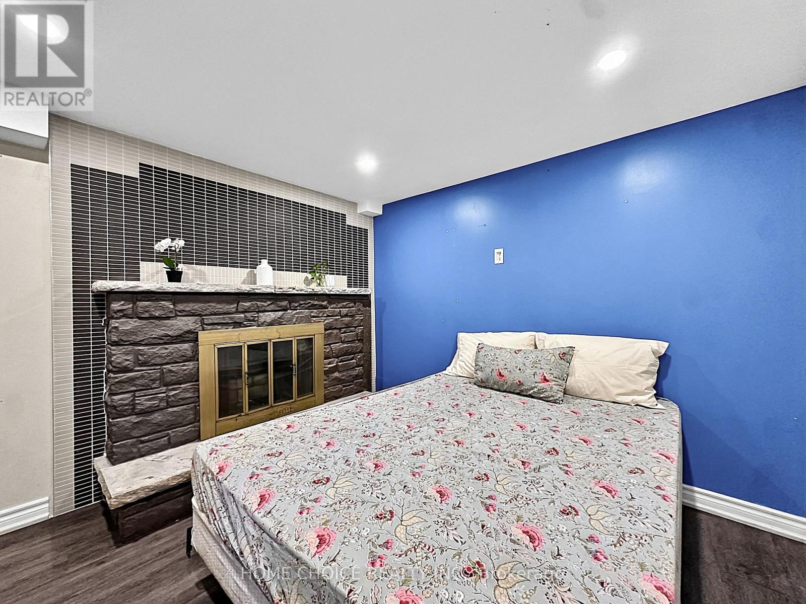 38 Robbinstone Drive, Toronto, ON - Indoor Photo Showing Bedroom