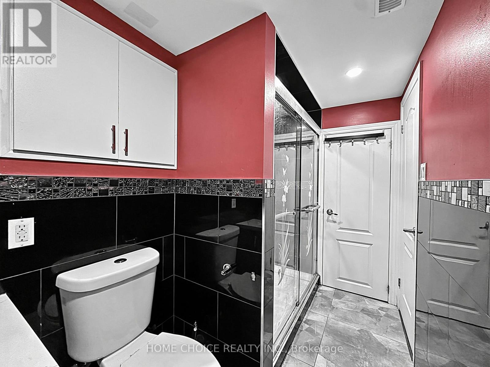 38 Robbinstone Drive, Toronto, ON - Indoor Photo Showing Bathroom