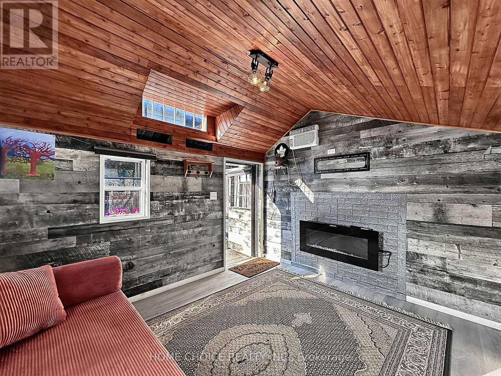 38 Robbinstone Drive, Toronto, ON - Indoor With Fireplace