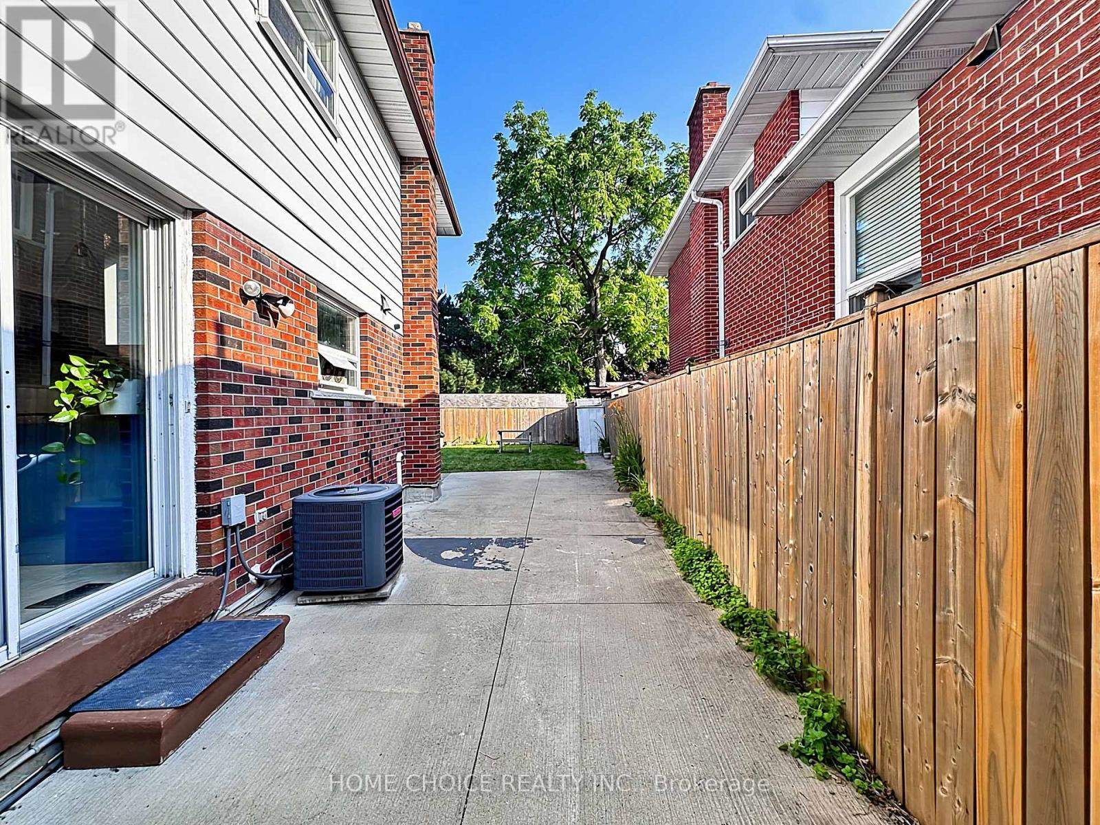 38 Robbinstone Drive, Toronto, ON - Outdoor With Exterior