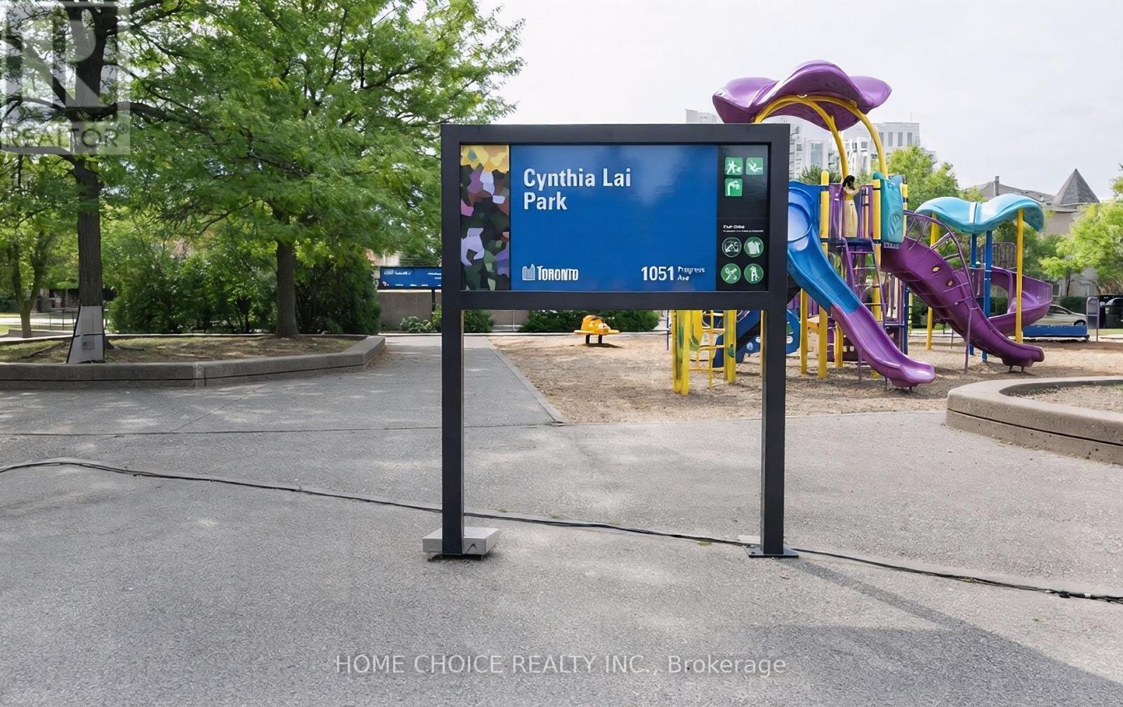 38 Robbinstone Drive, Toronto, ON - Outdoor