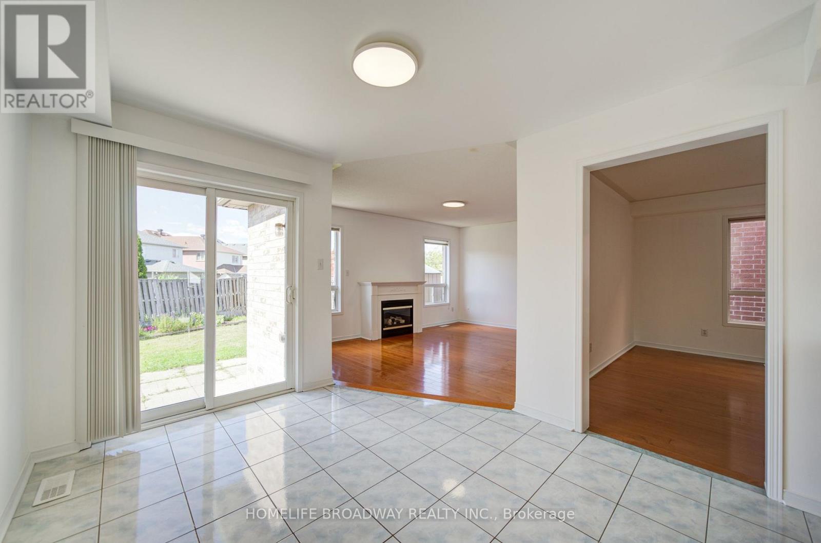16 Raymond Bartlett Avenue, Markham, ON - Indoor Photo Showing Other Room With Fireplace