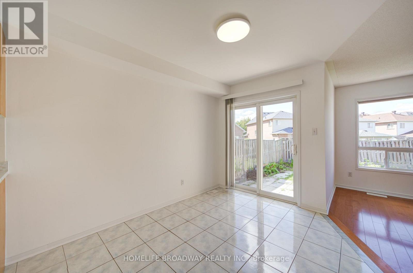 16 Raymond Bartlett Avenue, Markham, ON - Indoor Photo Showing Other Room