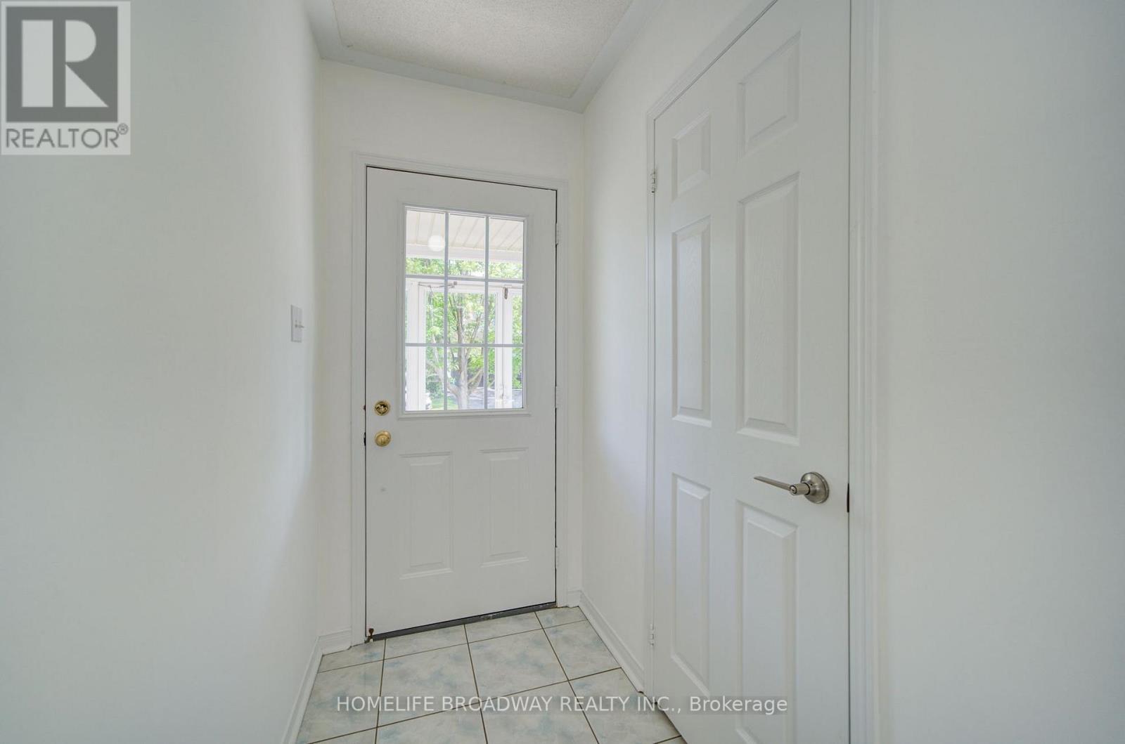 16 Raymond Bartlett Avenue, Markham, ON - Indoor Photo Showing Other Room