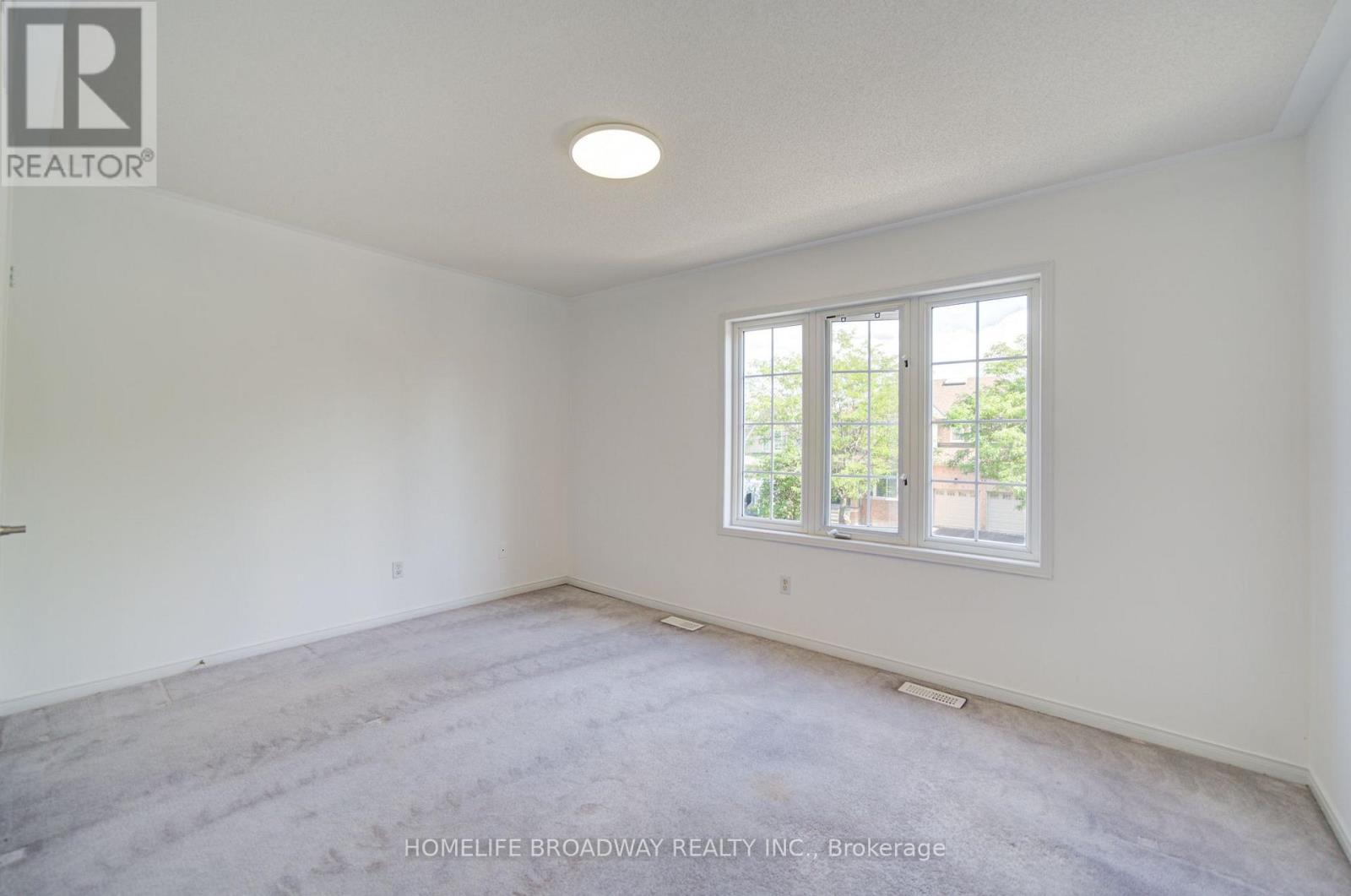 16 Raymond Bartlett Avenue, Markham, ON - Indoor Photo Showing Other Room