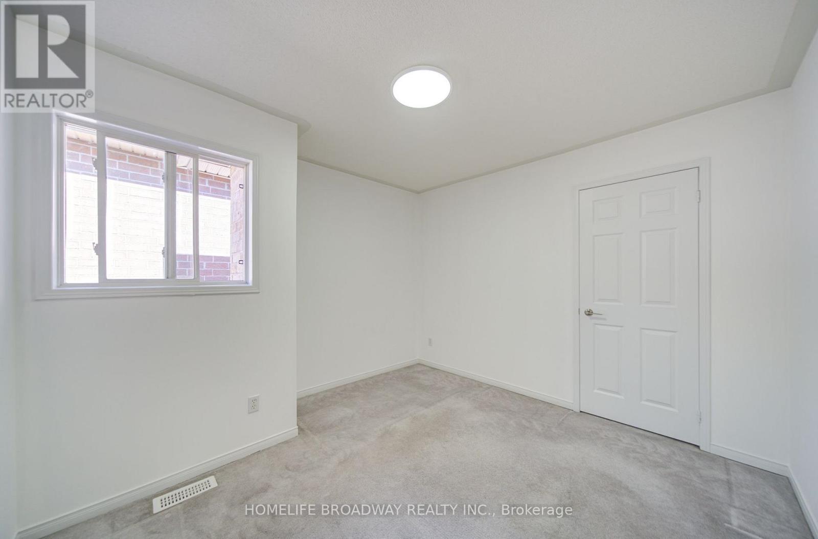16 Raymond Bartlett Avenue, Markham, ON - Indoor Photo Showing Other Room