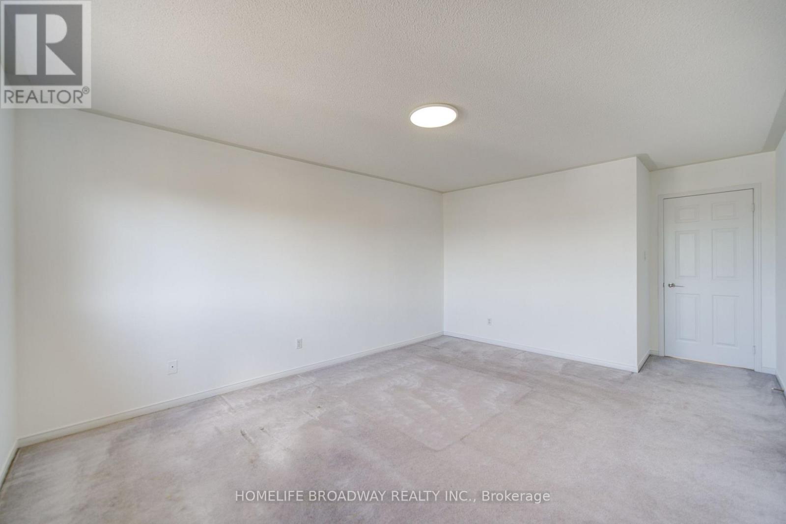16 Raymond Bartlett Avenue, Markham, ON - Indoor Photo Showing Other Room