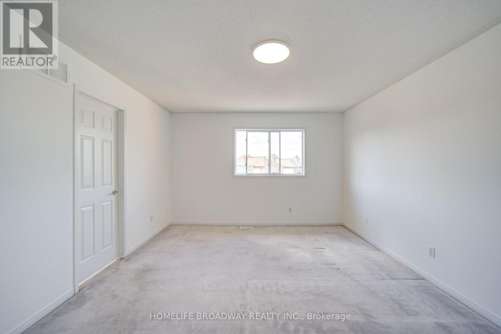 16 Raymond Bartlett Avenue, Markham, ON - Indoor Photo Showing Other Room