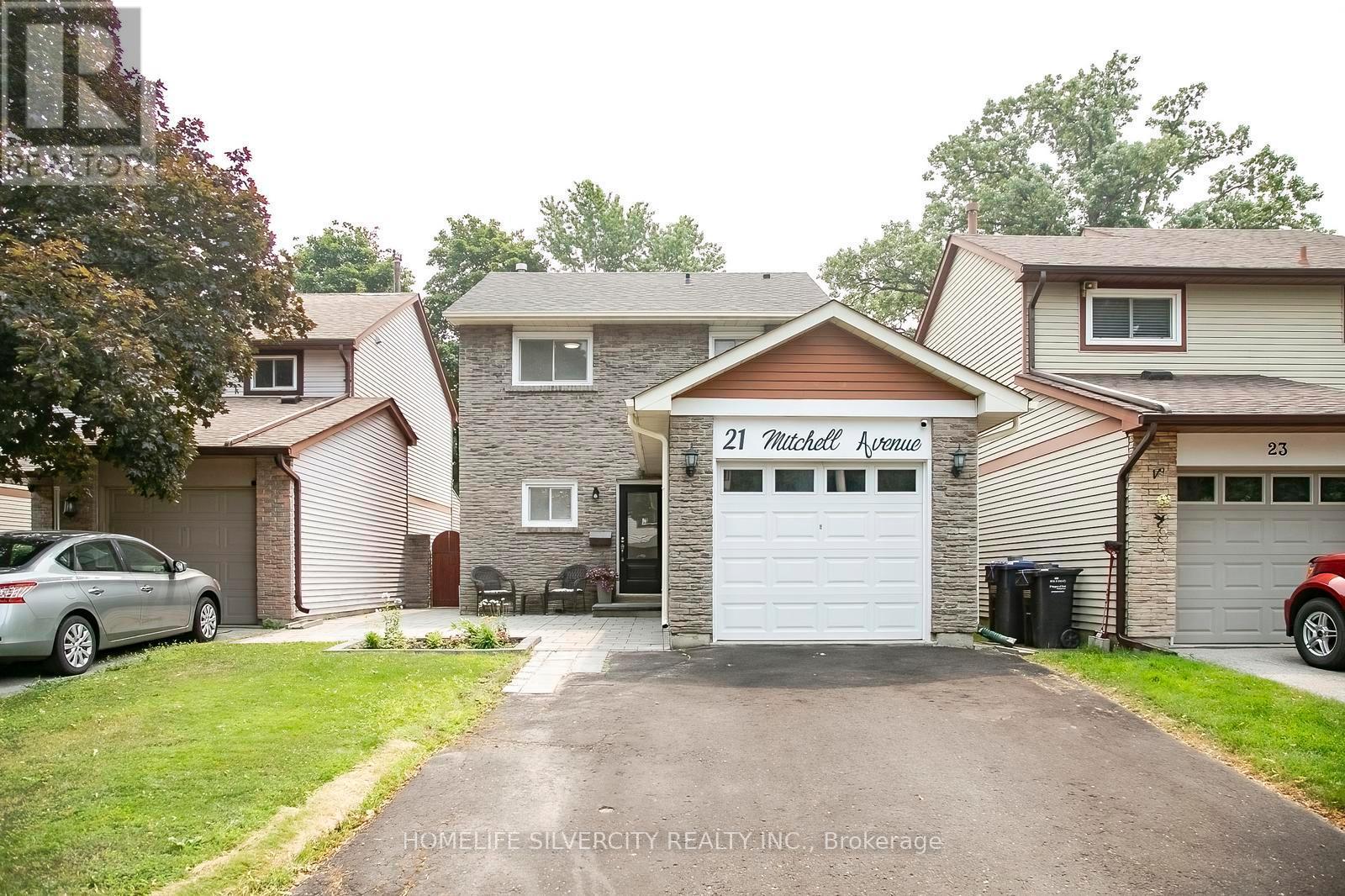 21 Mitchell Avenue, Brampton, ON - Outdoor With Facade