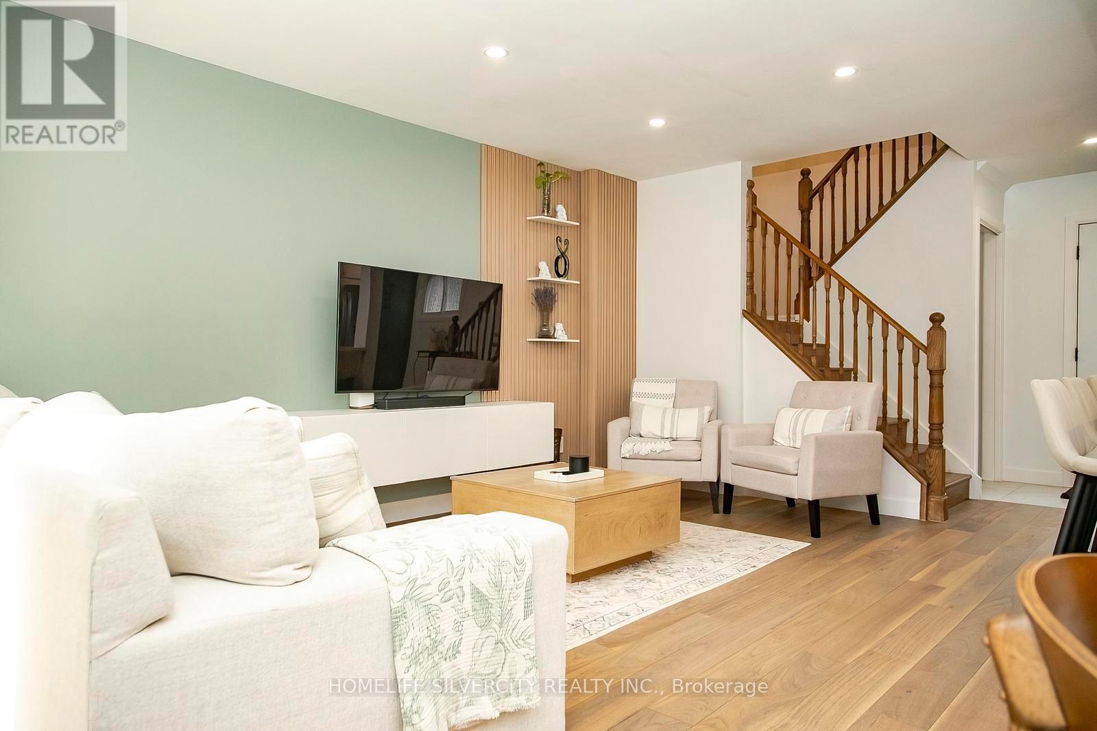 21 Mitchell Avenue, Brampton, ON - Indoor Photo Showing Other Room