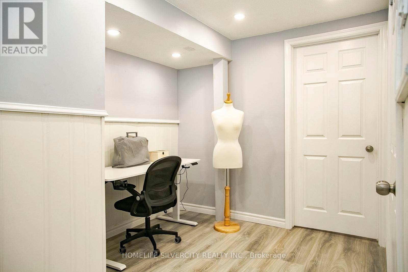 21 Mitchell Avenue, Brampton, ON - Indoor