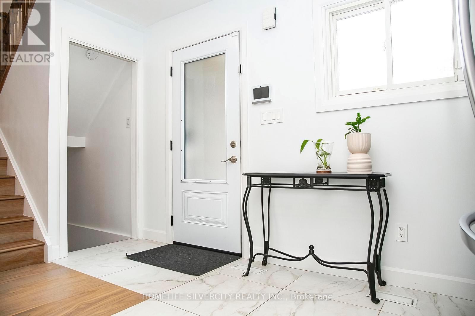 21 Mitchell Avenue, Brampton, ON - Indoor Photo Showing Other Room