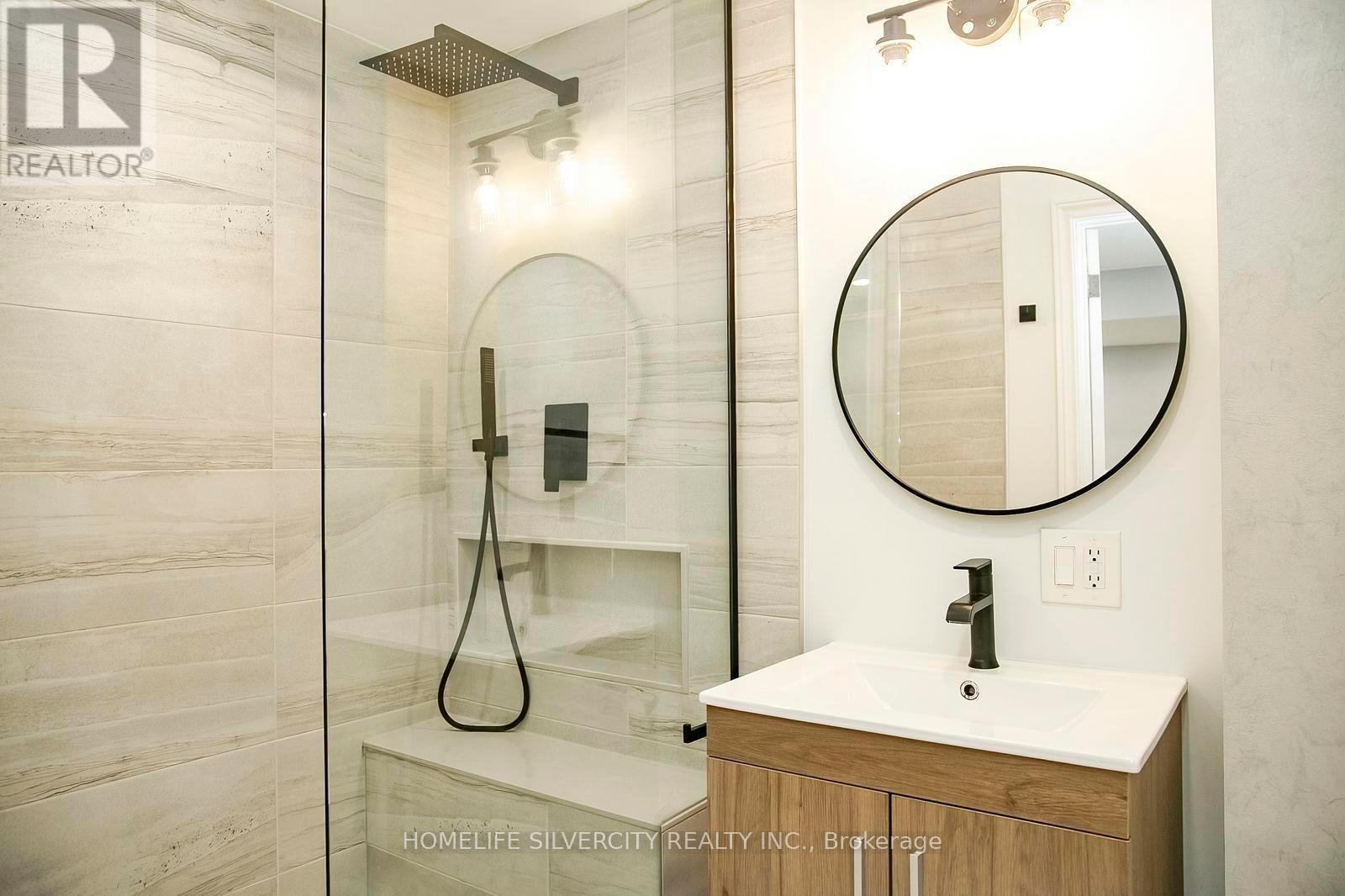 21 Mitchell Avenue, Brampton, ON - Indoor Photo Showing Bathroom