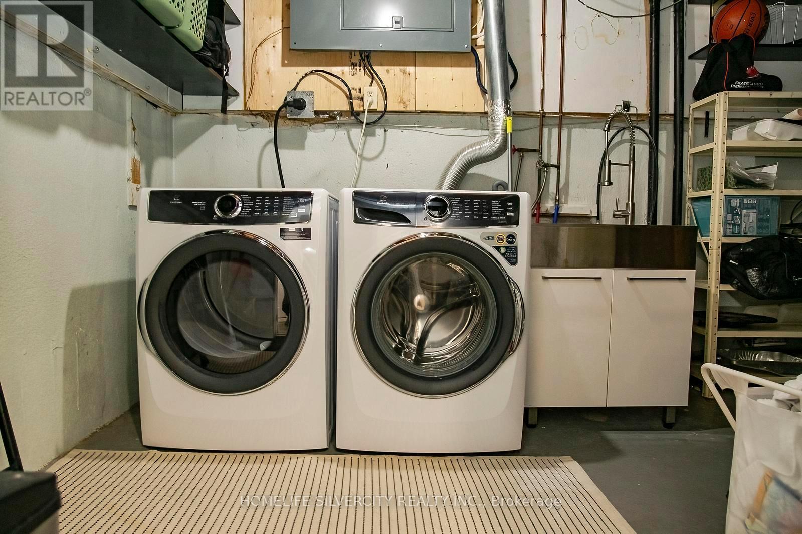 21 Mitchell Avenue, Brampton, ON - Indoor Photo Showing Laundry Room