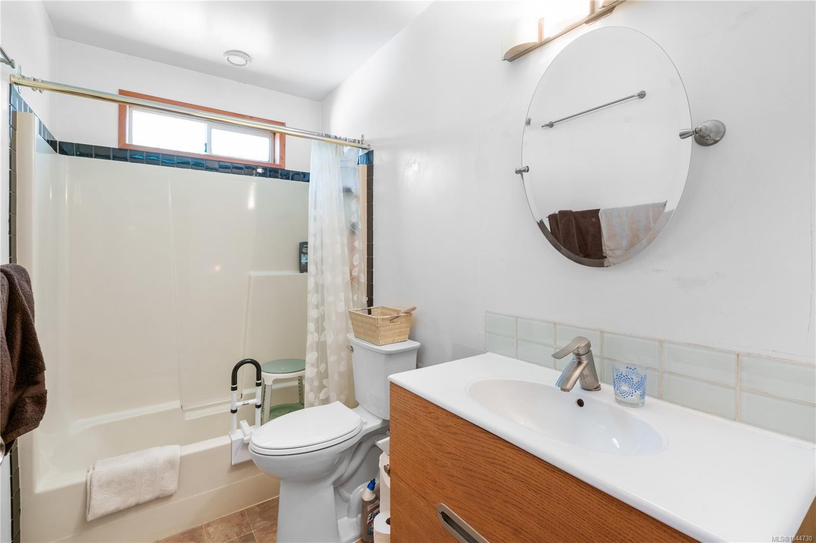 #2-1215 Stelly'S Cross Rd, Central Saanich, BC