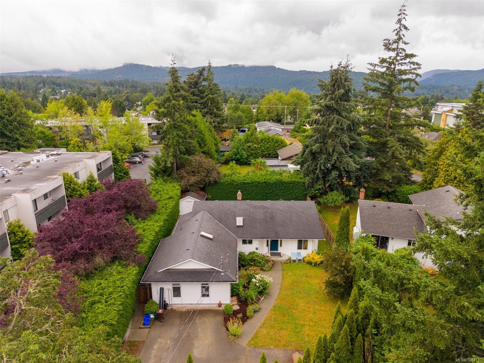 #2-1215 Stelly'S Cross Rd, Central Saanich, BC