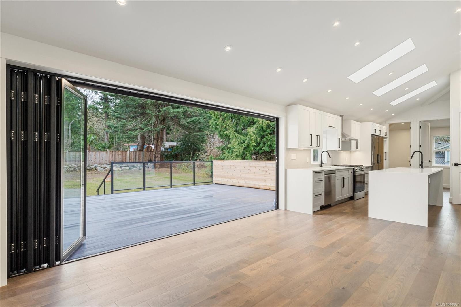 5281 Santa Clara Ave, Saanich, BC