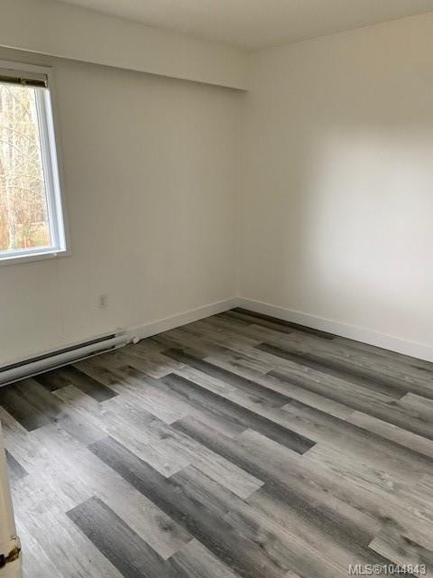 7073 &7075 Island Hwy, Bowser, BC - Indoor Photo Showing Other Room
