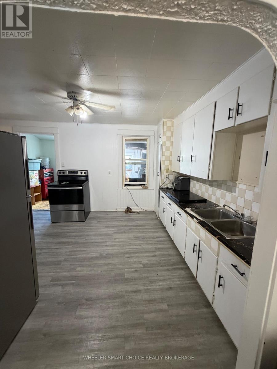 115 Guy Street, Cornwall, ON - Indoor Photo Showing Kitchen With Double Sink