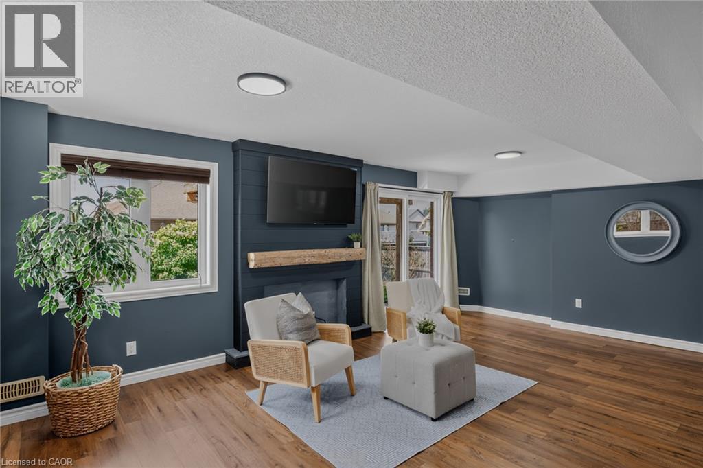 174 Woodway Trail, Simcoe, ON - Indoor Photo Showing Living Room With Fireplace