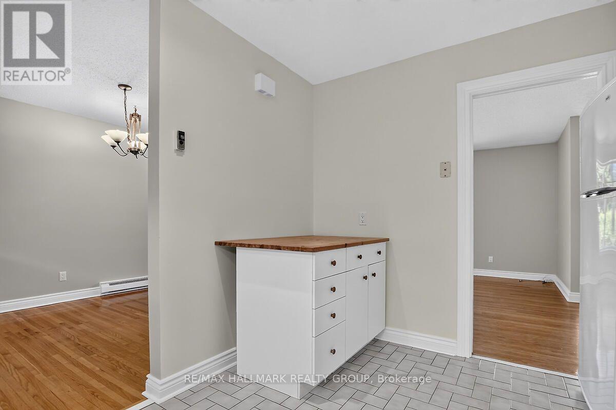 20 Cramer Drive, Ottawa, ON - Indoor Photo Showing Other Room
