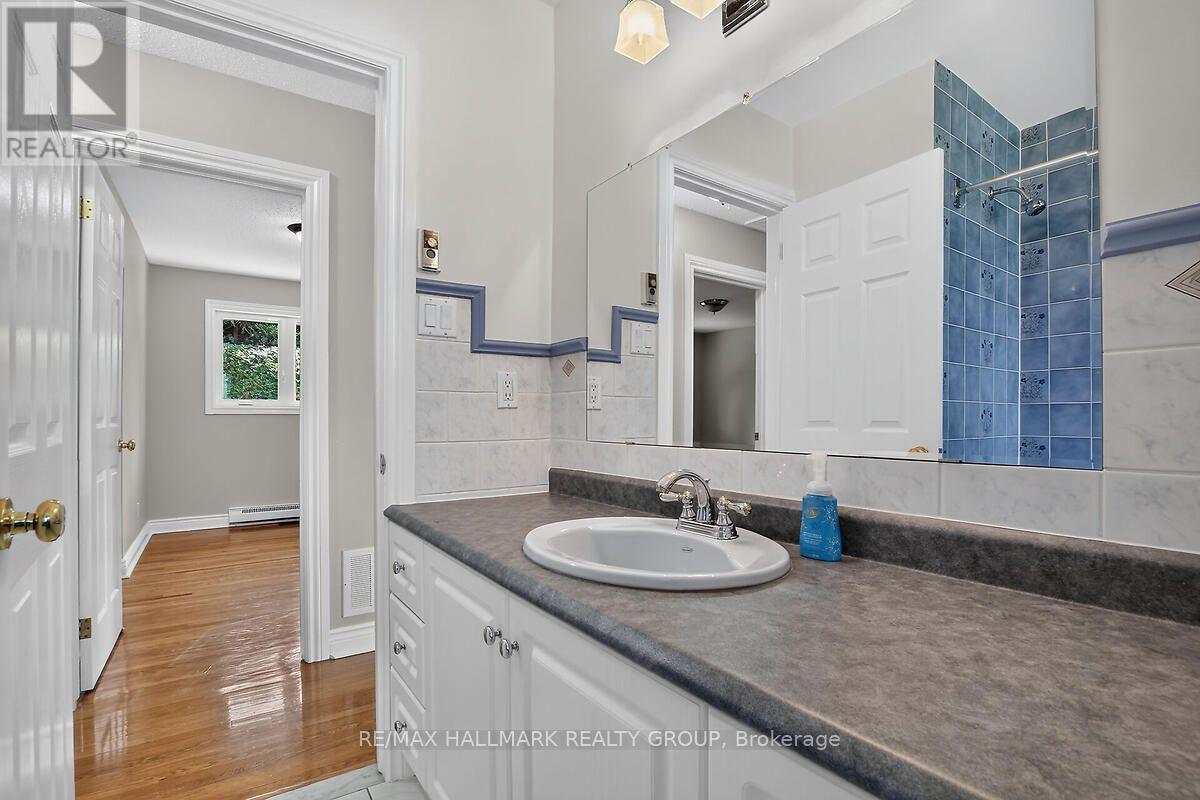 20 Cramer Drive, Ottawa, ON - Indoor Photo Showing Bathroom