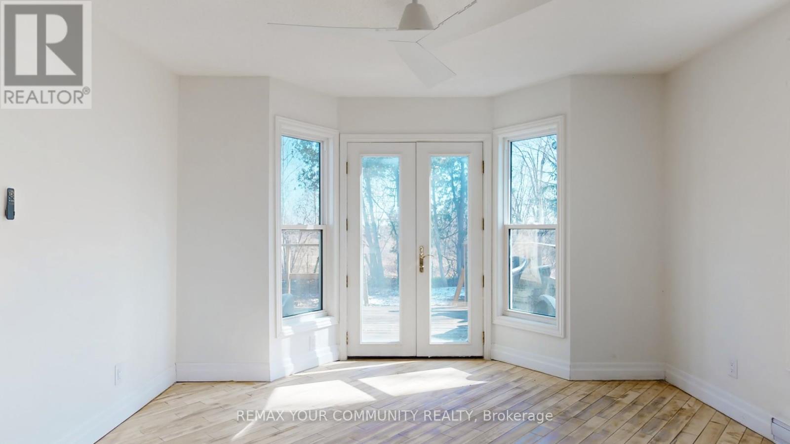 4219 Stouffville Road, Whitchurch-Stouffville, ON - Indoor Photo Showing Other Room