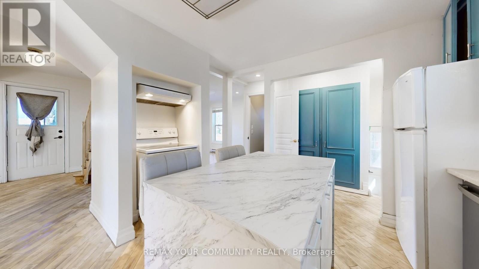 4219 Stouffville Road, Whitchurch-Stouffville, ON - Indoor