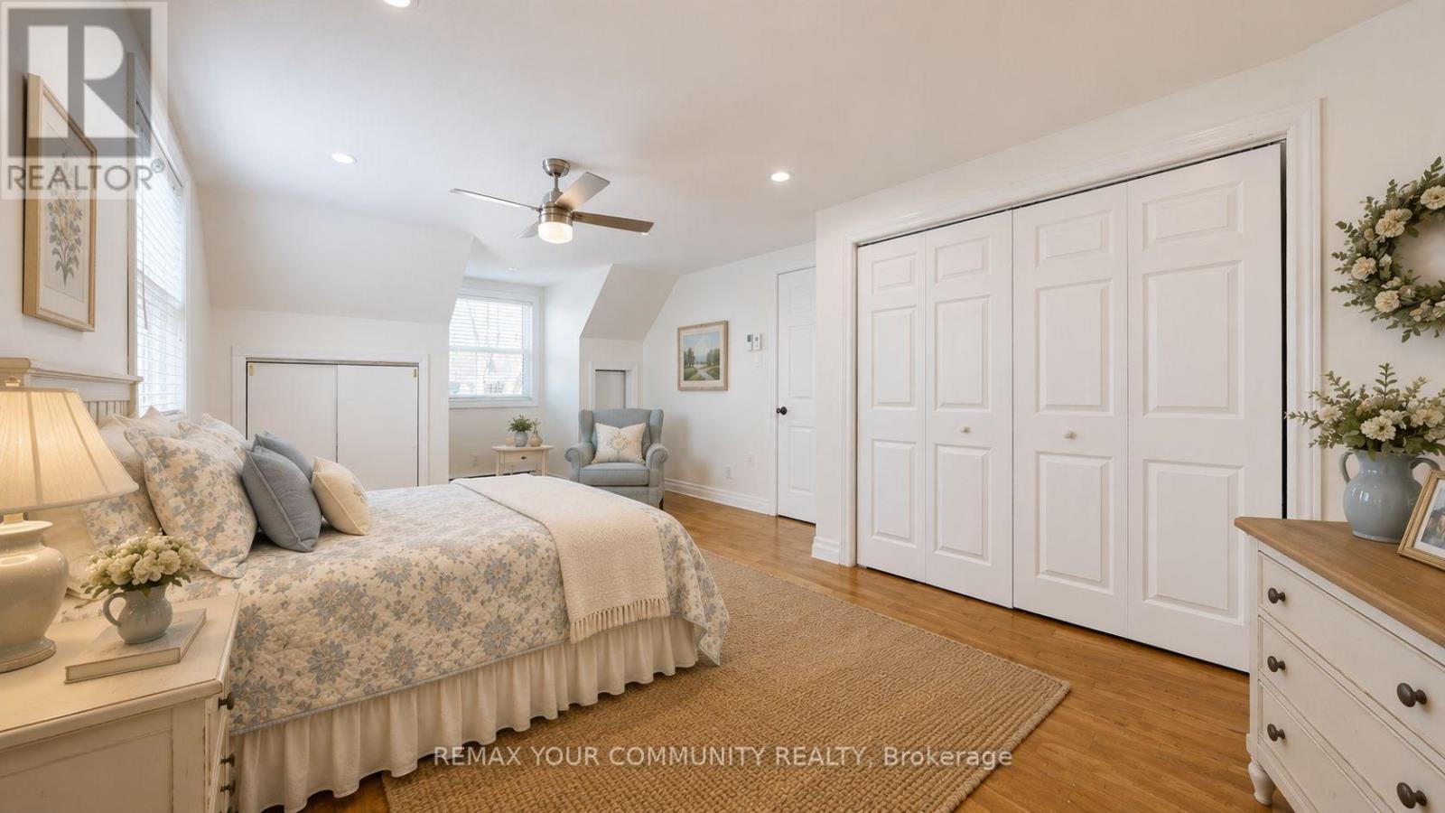 4219 Stouffville Road, Whitchurch-Stouffville, ON - Indoor Photo Showing Bedroom