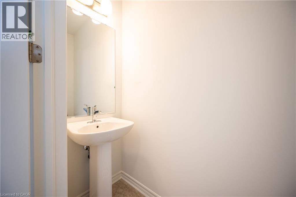 319 Rosenberg Way, Kitchener, ON - Indoor Photo Showing Bathroom