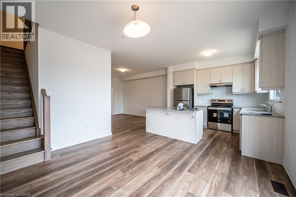 319 Rosenberg Way, Kitchener, ON - Indoor Photo Showing Kitchen