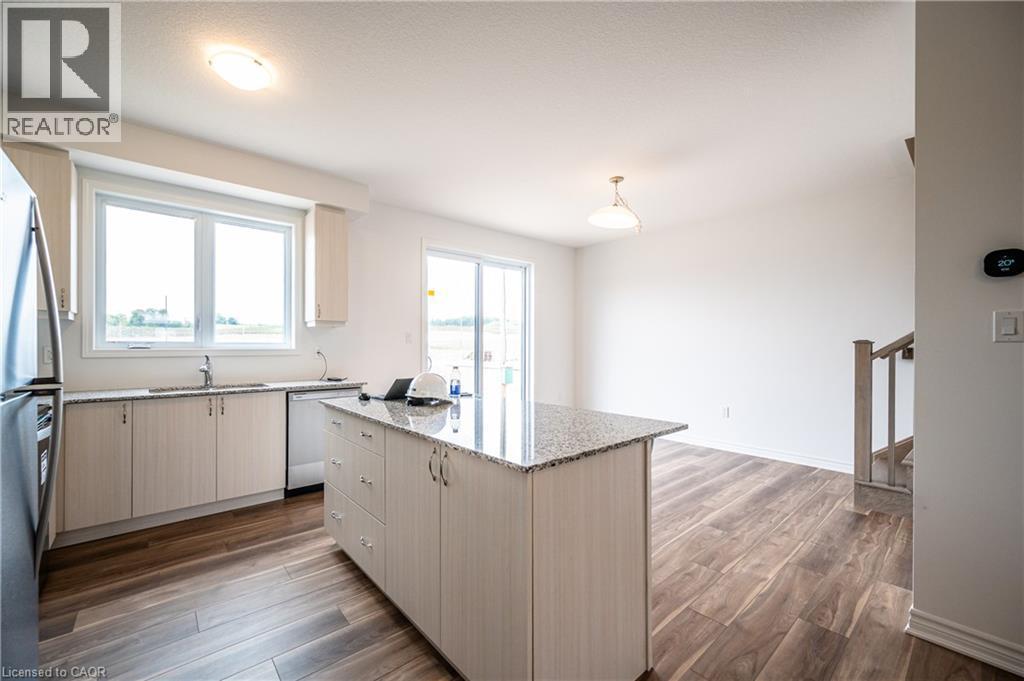 319 Rosenberg Way, Kitchener, ON - Indoor Photo Showing Kitchen With Upgraded Kitchen